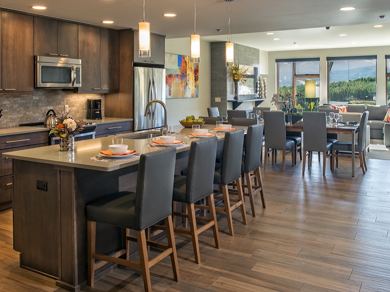 Colorado Residence kitchen dining area